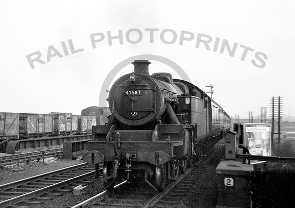 42587-Derby-0463-RPC085