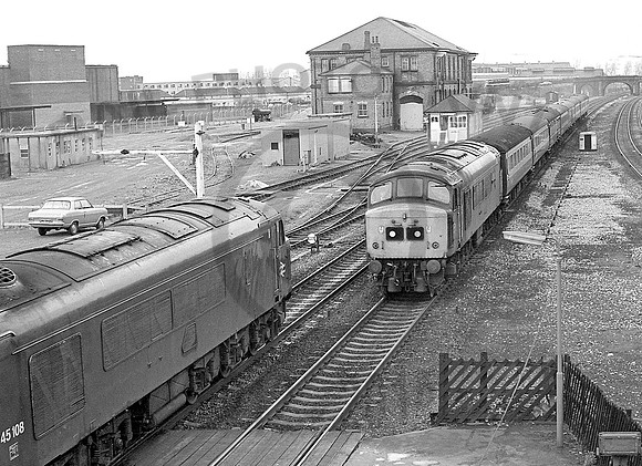 45108-118-Loughborough-280479-JC