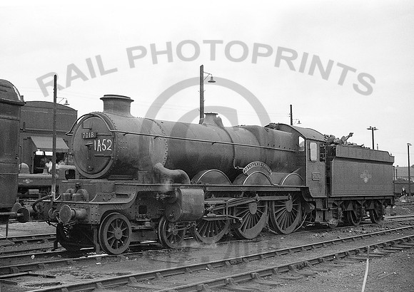7018-Y-OldOakCommon-0862-RPC906