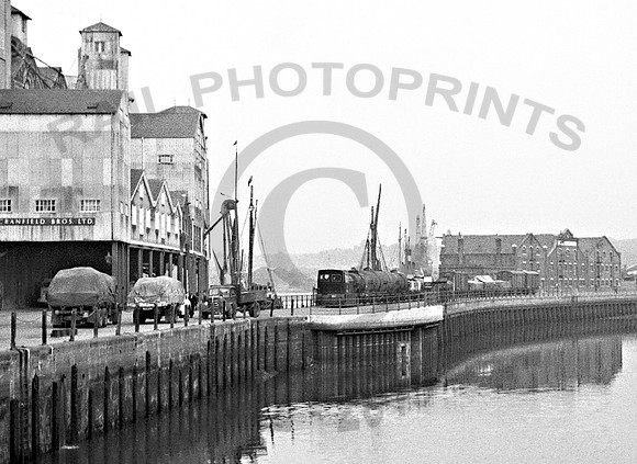 11501 Ipswich Docks 270955 NS1110-16RR