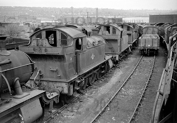 4561-Y-Barry-210366-JC458