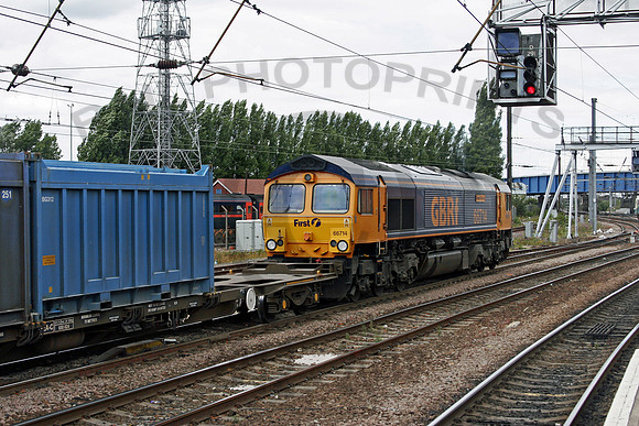 66714-Y-Doncaster-100806-JC085