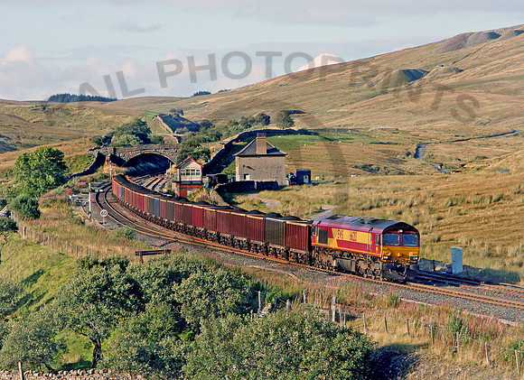 66213-Y-BleaMoor-250809-JC91