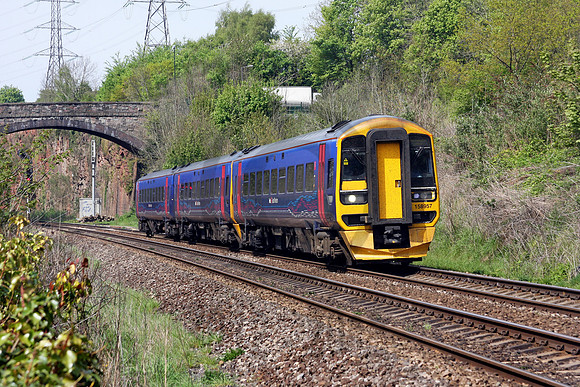 158957-Y-StAnnesPark-240409-JC85