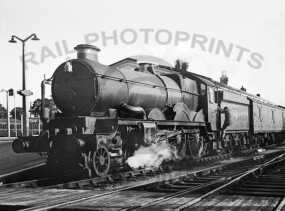 7004-Y-Westbury-270963-RP560