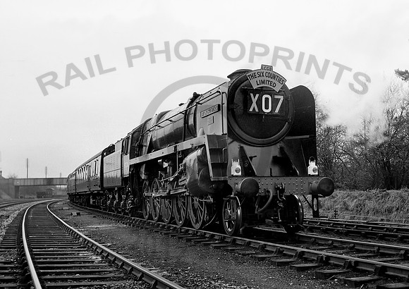 92220-Y-PrincesRisborough-030460-DCCRL567