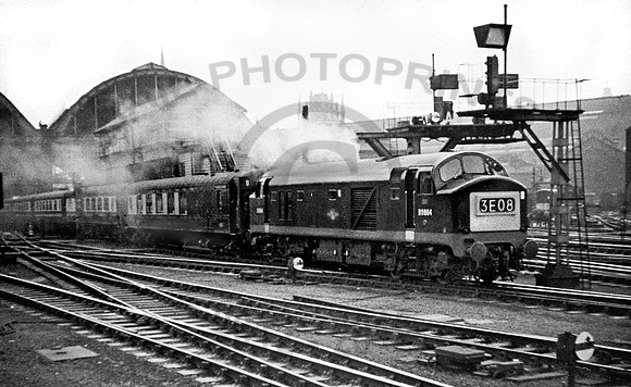 D5904-Y-KingsCross-0365-JC1