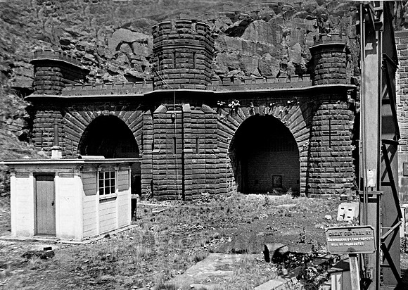 Woodhead Tunnels 0865 RPC748