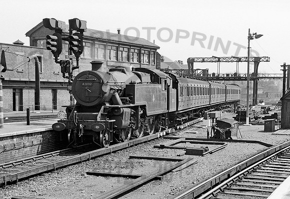 42092 London Bridge 1955 JDC571
