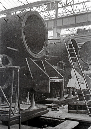 92090 Crewe Works 160166 BR861