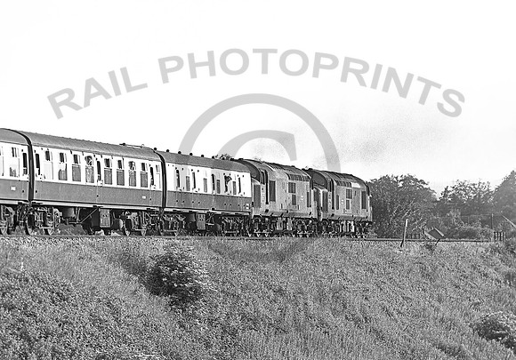 37232-37138-Vigo-Lickey-130680-RP470