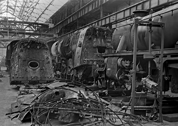 Crewe Works  160166 BR858
