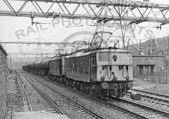 76026-Woodhead-110477-JC883