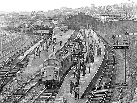 37084-37178-Penzance-140479-041-1