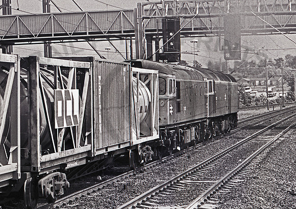 33040 & 47005 Birmingham International  040688 JC262729