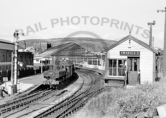 9677 - Swansea Victoria - 190564 HB166