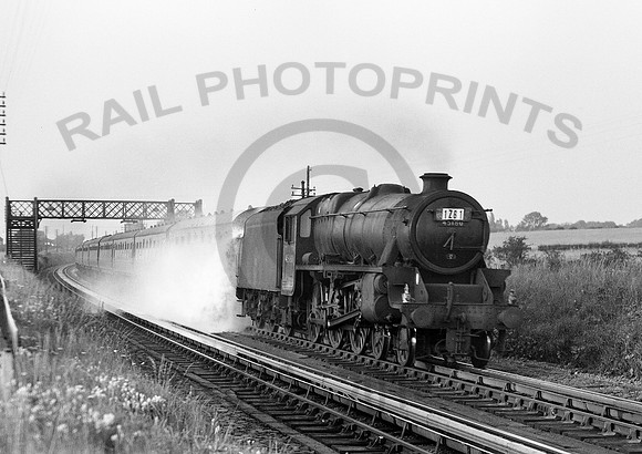 45180-Y-Moore-0863-RAW074