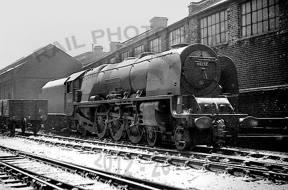 46252-Y-Camden-0263-JC1