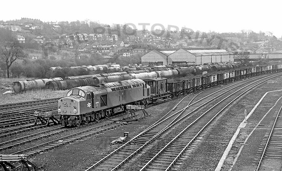 40100-HealeyMills-120477-JC033