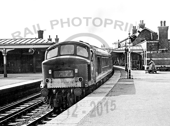 D187-Y-GloucesterEGate-130365-JC