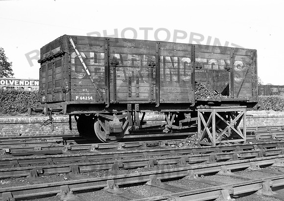 Charrington 2 Door Coal wagon, Rolvenden 0753 RPC978
