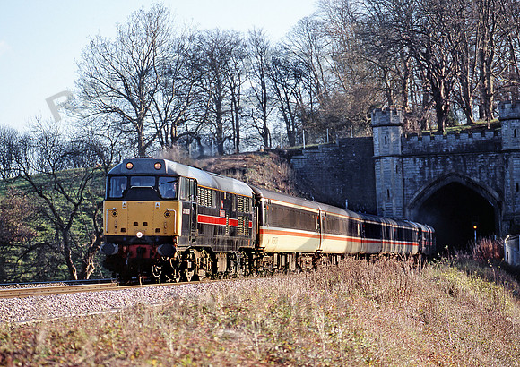 31459-TwertonTunnel-051202-JC897