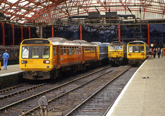 142005-Y-Liverpool-270687-JC31