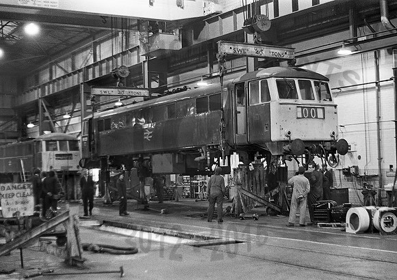86221-Y-Crewe-271177-JC871