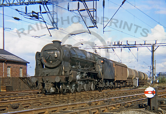 45527-Y-Crewe-1964-BR661