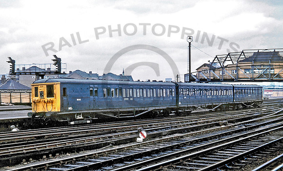 S10 Clapham-Junction 270371 GE010
