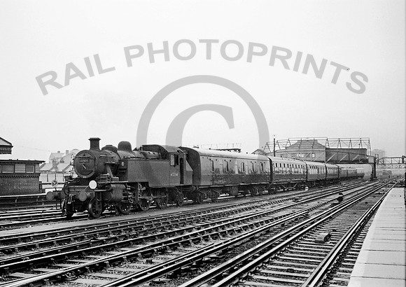 41284 Clapham Junction 071066 IT195