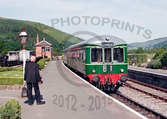 Class 109 Carrog 110606 JC013