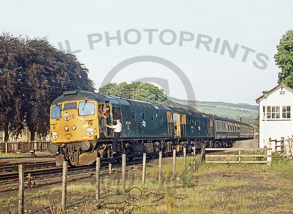 26046-26040-Pitlochry-010678-JC374