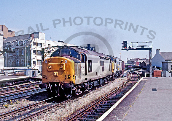 37902-Y-Cardiff-220590-RPC887