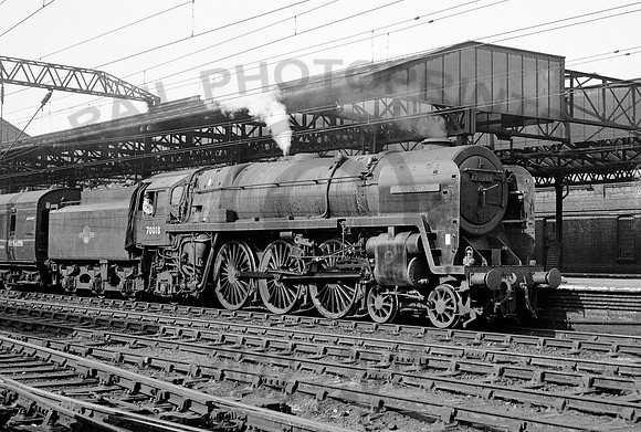 70018-Y-Crewe-1962-AHB076