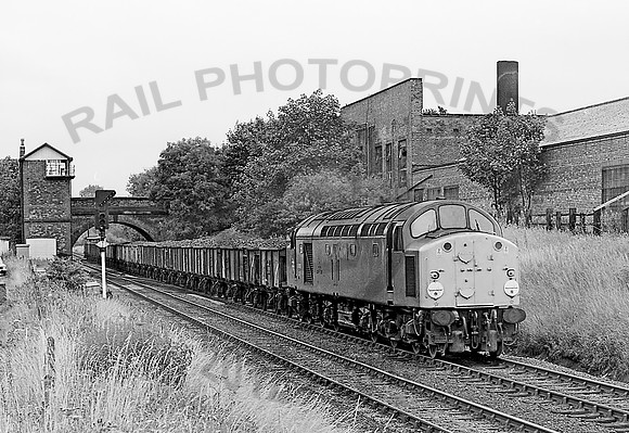 40015-Y-NorthendenJunction-240779-JC827