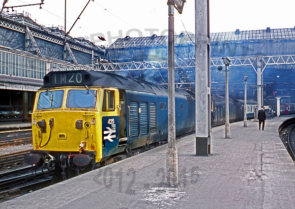 425 Glasgow Central 1973  DCC586