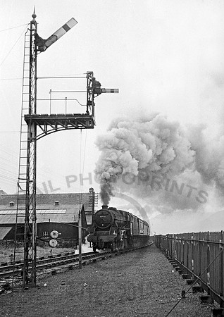 44975-Y-FortWilliam-0860-RP075