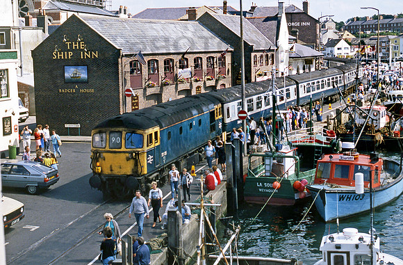 33106 Weymouth Quay 260889 JC205