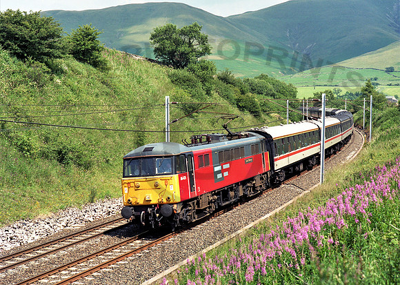 86425 1Z26 Aberdeen-Portsmouth at Lowgill 11 July 1997 - Peter Fitton