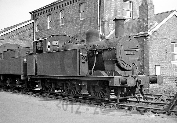 47279-Y-Barry-300767-JC818