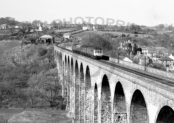 Class 117 Pensford Viaduct   060468 HB765