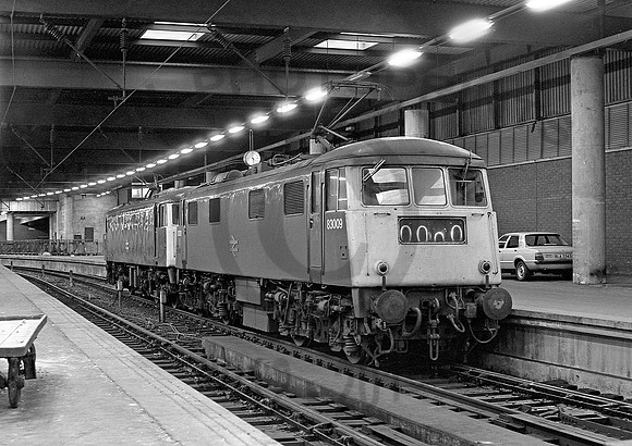 83009-Y-Euston-100379-JC813