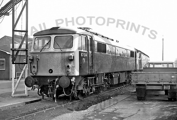 87014-Y-Crewe-271177-JC