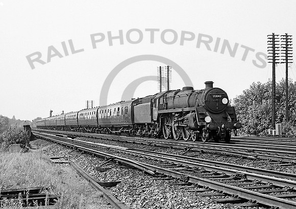 73042 Hampton Court Junction 090864 IT185