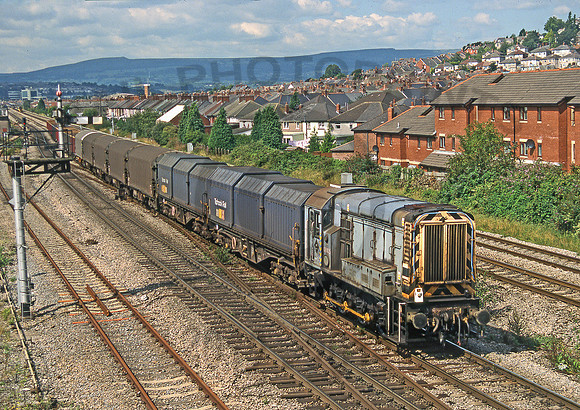 09105-EastUsk-270898JCP899