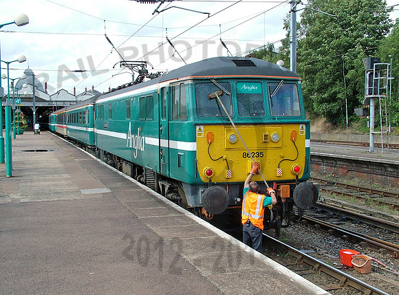 86235-Y-Norwich-180804-JC2