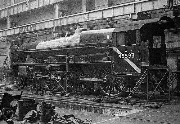 45593-Y-CreweWorks-160166-BR711