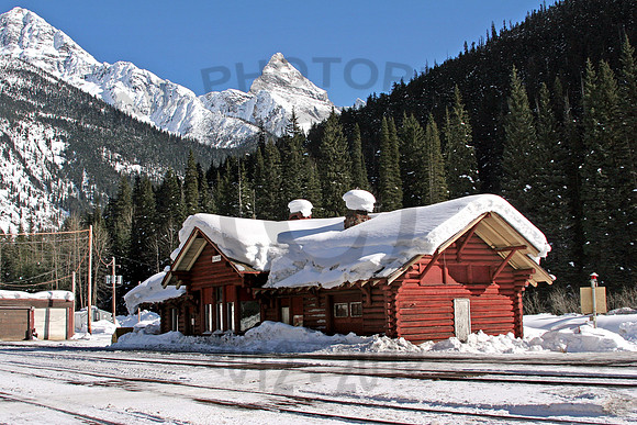 Glacier Depot 240205 JC319