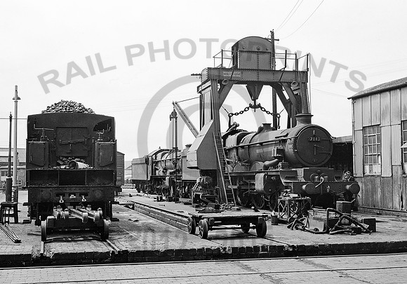 7013 Worcester shed 120764 HB64N386